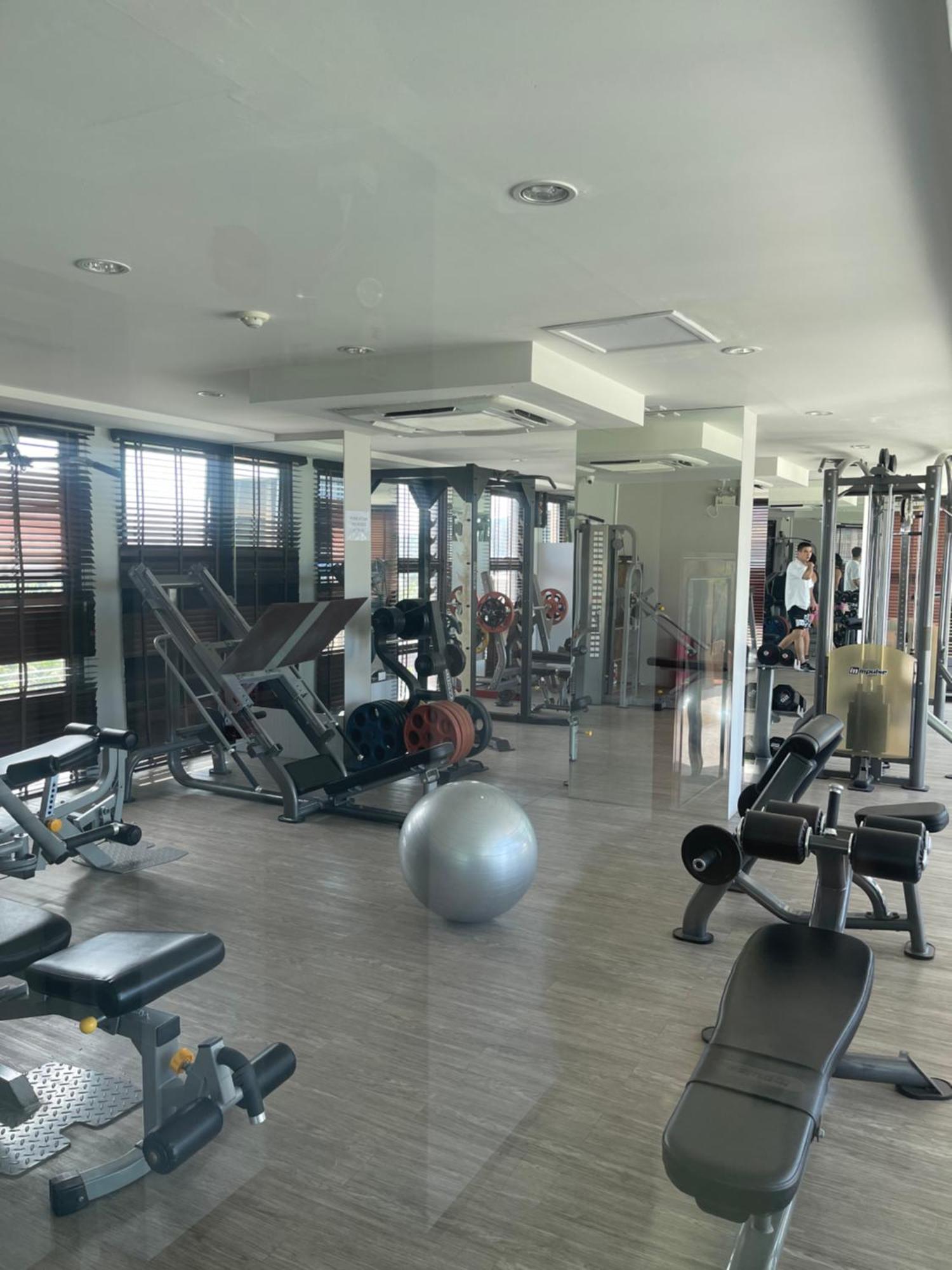 6Th Avenue Surin Beach Ngoại thất bức ảnh