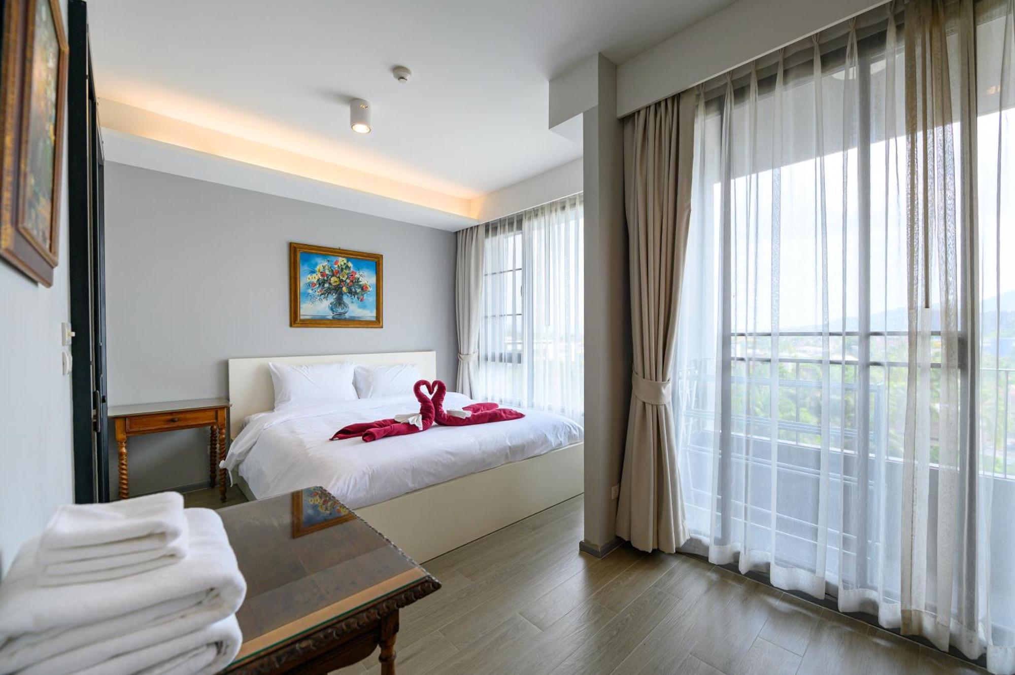 6Th Avenue Surin Beach Ngoại thất bức ảnh
